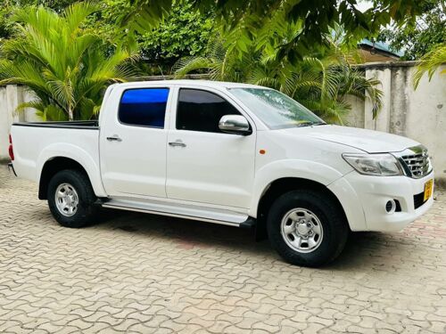 TOYOTA HILUX DOUBLE CABIN