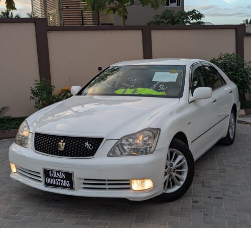 Toyota Crown Athlete Mpya