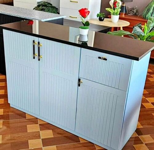 Kitchen cabinet 