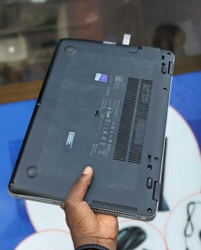 HP ELITE BOOK 820 G3