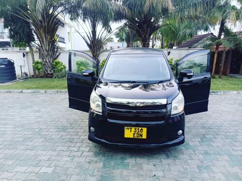 Toyota Noah EDN