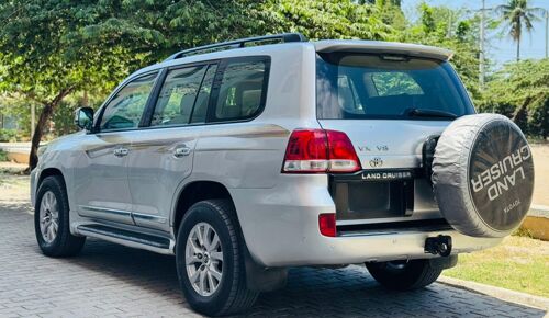 LANDCRUISER VX V8