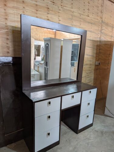 Dressing table 