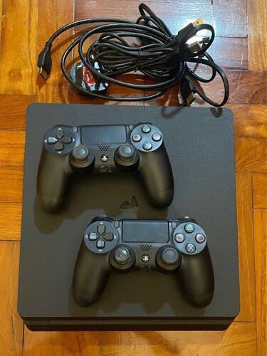 Playstation 4 Slim 