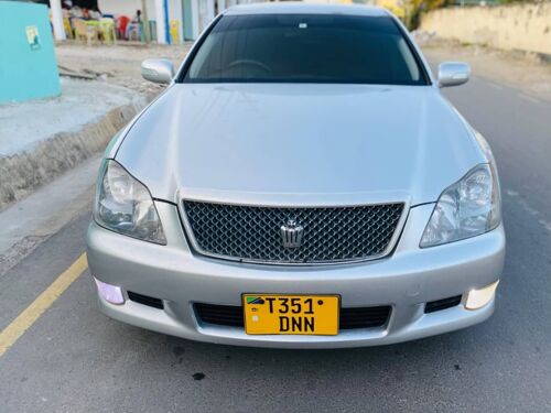 Toyota Crown Athlete DNN