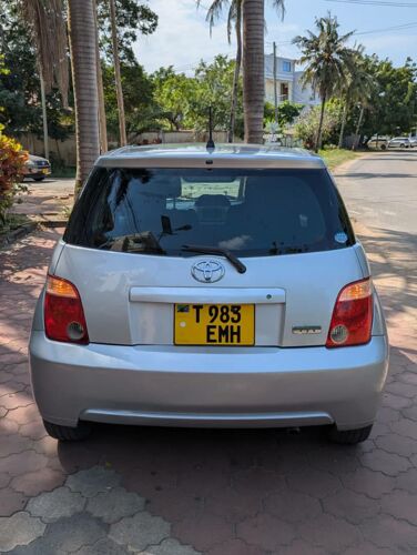 TOYOTA IST
