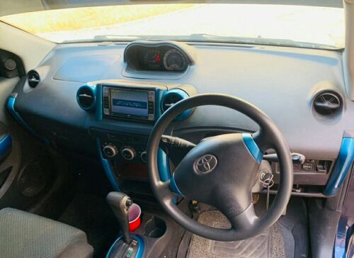 TOYOTA IST