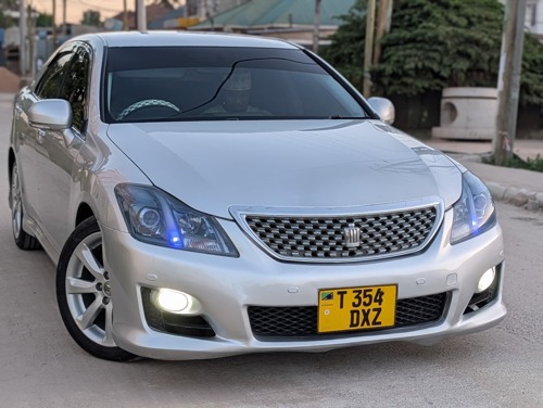 NAUZA TOYOTA CROWN ATHLETE 