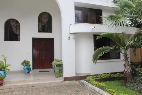 4 Bedrooms Plus Office House For Rent In Masaki