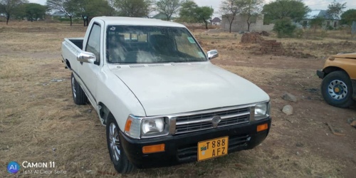 TOYOTA HILUX 3Y ON SALE