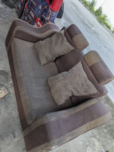 Sofa la watu wawili used 