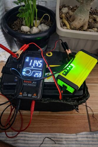 MIN CAR BATTERY CHARGER 