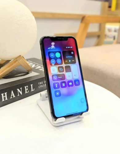 iPhone 11 plain 