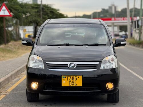 Toyota Raum DXL