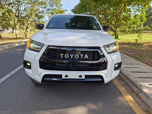 Toyota HILUX mpya 