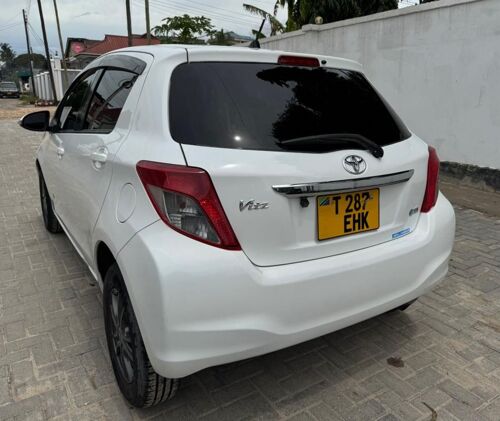 Toyota Vitz New EHK 1320cc 
