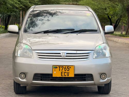TOYOTA RAUM