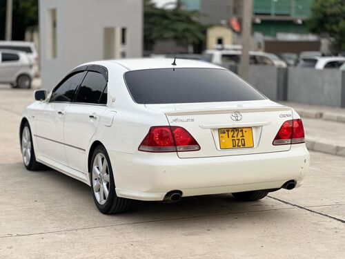 Toyota crown athlete