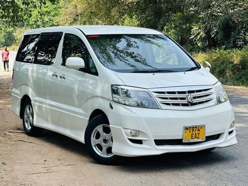 Toyota Alphard inauzwa