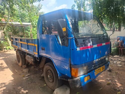 Canter inauzwa mwanza 