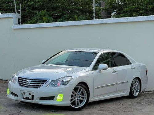 Crown royal saloon new model 