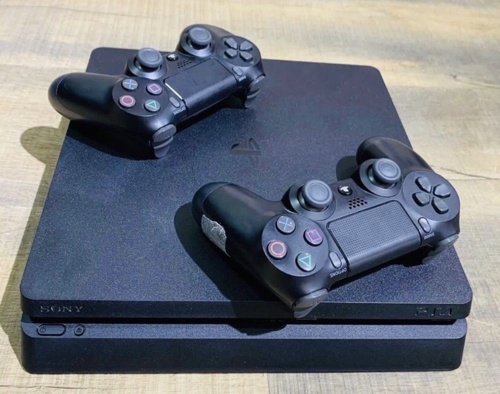 ps4 slim two pads