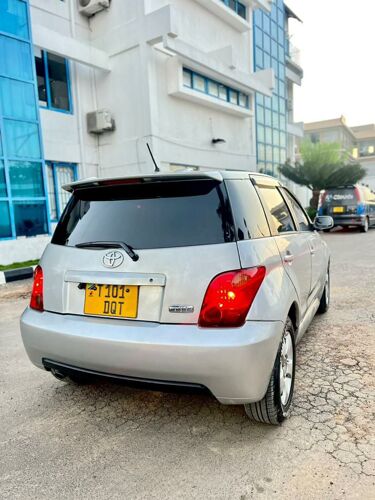 TOYOTA IST