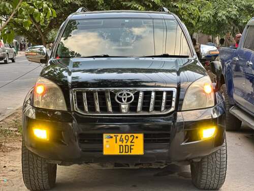 NAUZA TOYOTA LANDCRUSER 